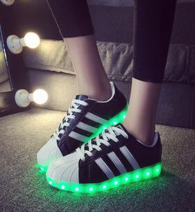 adidas femme lumineuse